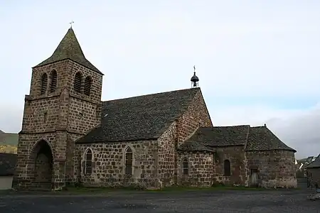 Detail of the southern apse chapel modillions.