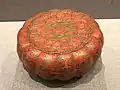 Lacquer box with dragon motifs and inlays, Ming dynasty