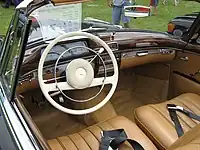 220SE Cabriolet interior