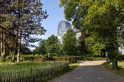 View of Leopold Park, the museum's location (European Parliament building in the background)