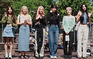 Everglow in September 2023L–R: E:U, Onda, Yiren, Sihyeon, Mia, and Aisha