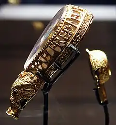 The Alfred Jewel, probably (with a shaft affixed in its socket) a pointer for reading. The name AELFRED can be seen.