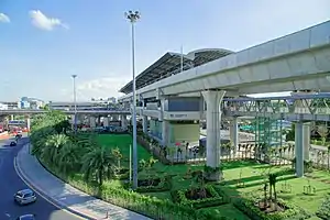 Wat Phra Sri Mahathat BTS station and its small garden used to house Anusawari Lak Si