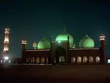 Image 12Badshahi Mosque built under the Mughal emperor Aurangzeb in Lahore, Pakistan (from Culture of Asia)