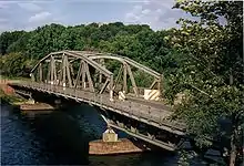 Semi-provisional Baumgarten-brücke from 1950 in 1985