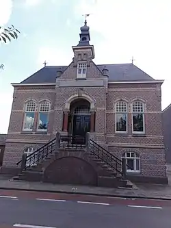 Former town hall of Beneden-Leeuwen