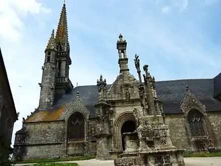 A view of the Notre-Dame-et-Saint-Tugen church.