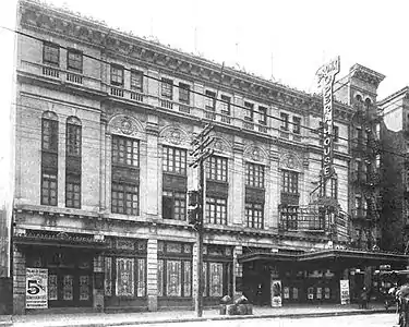 Bronx Opera House, 1913