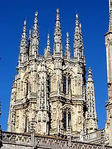 The octagonal crossing lantern (cimborrio) tower