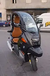 The BMW C1 has a structural enclosure