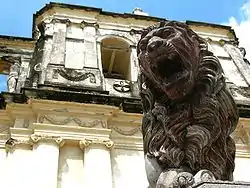 León