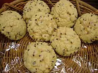 Melonpan variety containing chocolate chips