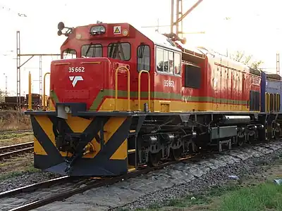 No. 35-662 in Transnet Freight Rail livery, Capital Park, 26 September 2015