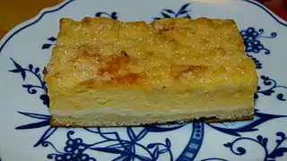 Dresdner Eierschecke with Streusel