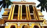 Kathgola Palace :  The palace and garden at Kathgola were built by Dhanpat Singh Dugar and Lakshmipat Singh Dugar in 1873. It is now a museum.