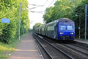 A VB 2N on line J, at Lavilletertre station.