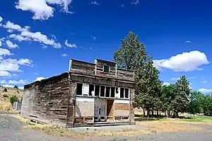 Old abandon building in Gateway