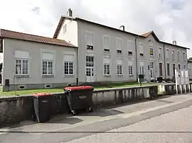 The town hall and school in Haraucourt