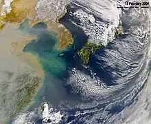 Smog from Eastern China spread over neighboring areas in February 2004.