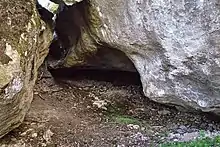 Hibakoiwa Caves