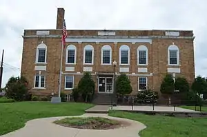 Hickman County Courthouse in Centerville