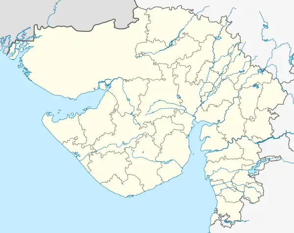 Daman district is located in Gujarat