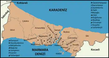 A map depicting districts, squeezed between two bodies of water; farther districts are very large compared to those clustered in the center.