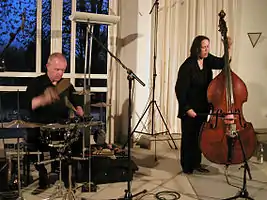 Joëlle Léandre (standing) and Fritz Hauser with Quartet Noir in Weikersheim Castle