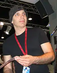 Joe satriani without sunglasses 2004.jpg