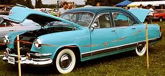 Kaiser Manhattan 4-Door Sedan 1953