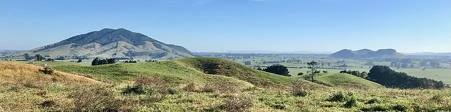 Kakepuku and Te Kawa from Ouruwhero Rd (south)