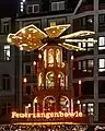 Christmas pyramid at the Feuerzangenbowle stand in Nikolaikirchhof