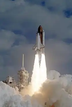 Liftoff of Discovery with the Hubble Space Telescope on board