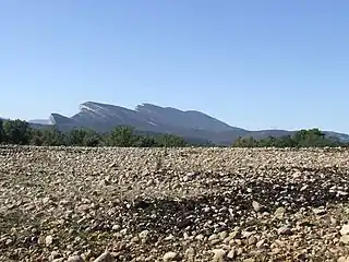 Llimiana. Cliffs at the Montsec de Rúbies seen from Montadó.