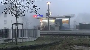 Covered shelter on side platform