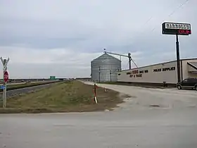 Silo and gun store on the east side of US 59