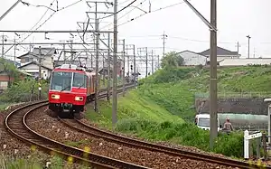 An image of a train on Kakamigahara Line near Haba Station.