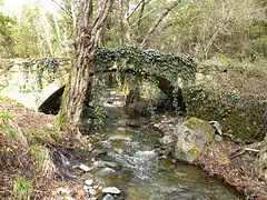 Milia Bridge, Platres