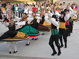 Dancing a muiñeira