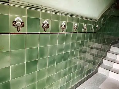 Glazed tiling in the staircase