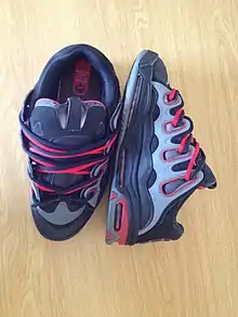 A pair of Osiris D3 2001 shoes