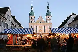 Market on Domplatz in front of the Dom