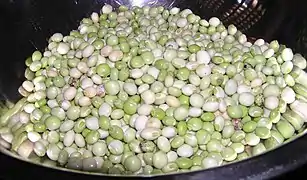 pigeon peas (gandules)