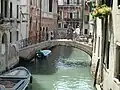 Ponte de la Piscina di FrezzariaRio dei Barcaroli