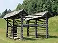 Double straight-line hayrack