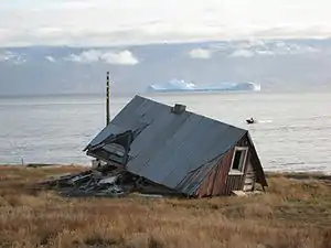 A house in 2008, 36 years after the settlement was abandoned.
The house was damaged by the 2000 tsunami.