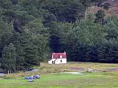 Quoich Cottage from the Linn of Dee road (21AUG07)