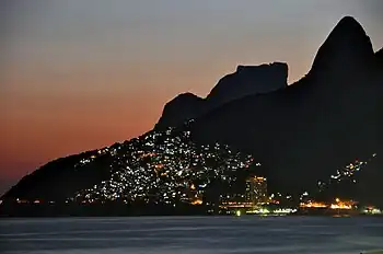 Vidigal at night