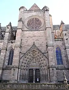 Facade and portal of the north transept