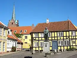 Statue of Hans Christian Ørsted on Gåsetorvet.